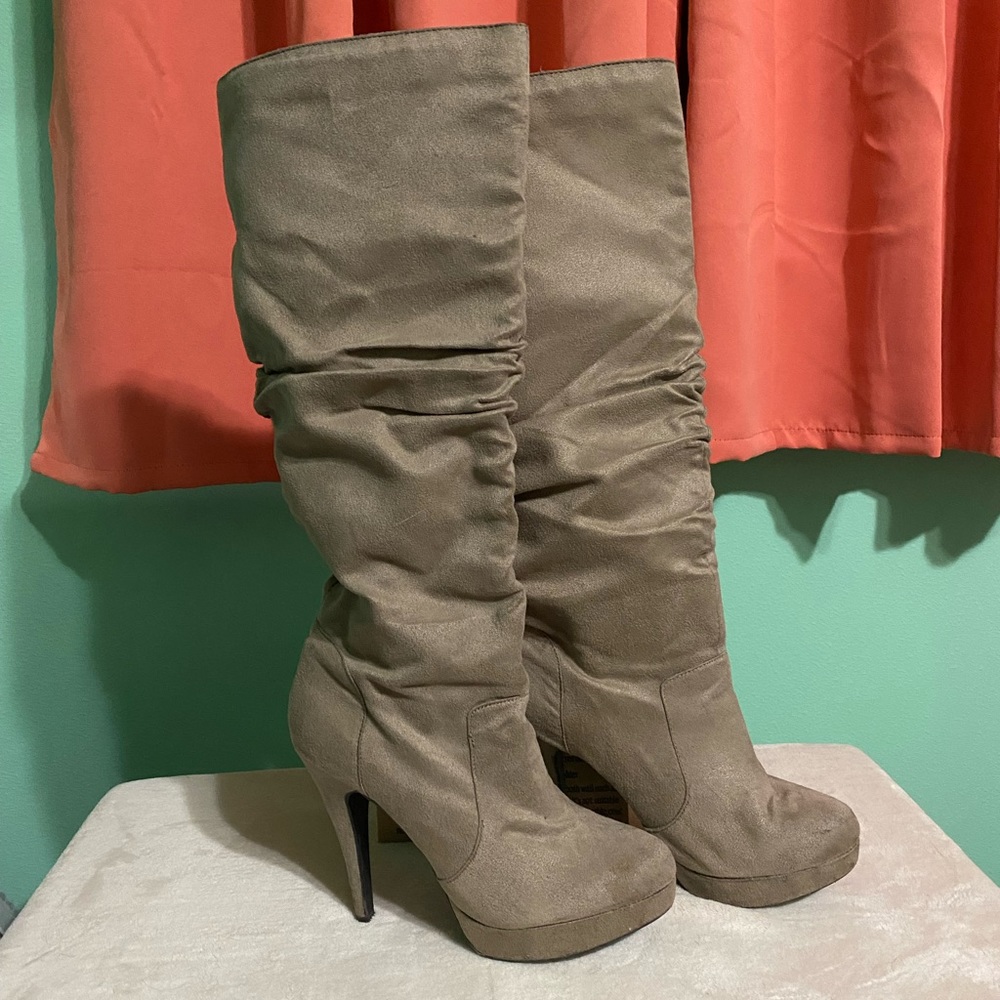 Women’s faux suede heeled boots